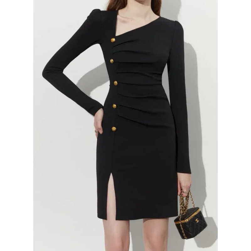 Elegância moderna, estilo puro e energético, elegante saia plissada irregular de mangas compridas