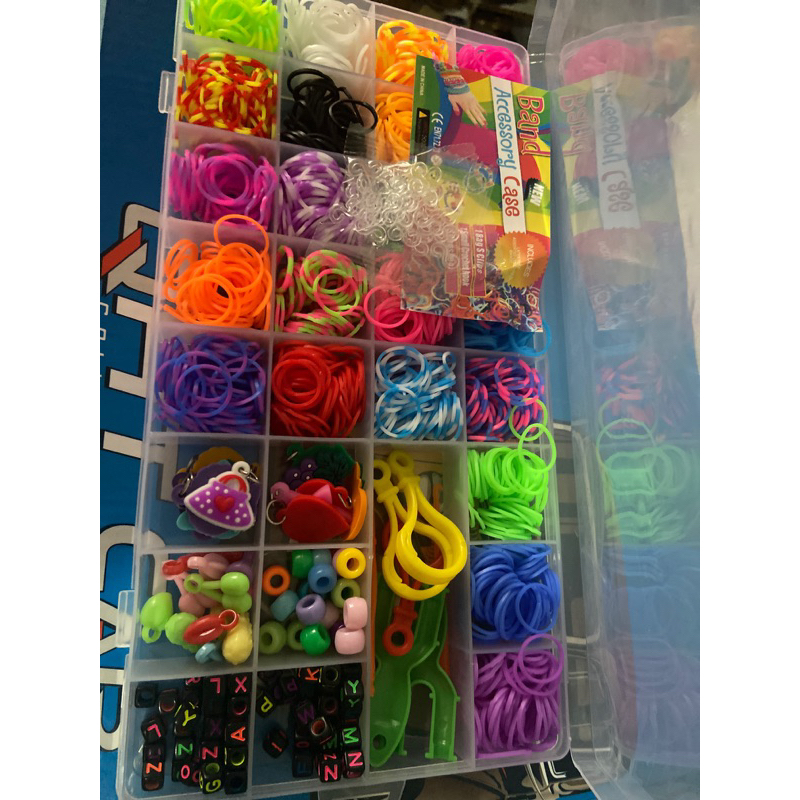 Kit maleta com cima de 1500   elástico pulseiras .E com Miçangas acessórios coloridas