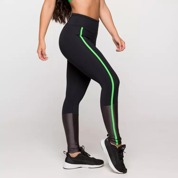 Calça Legging Fitness Feminina Academia Poliamida Preta com Detalhe Verde Roma
