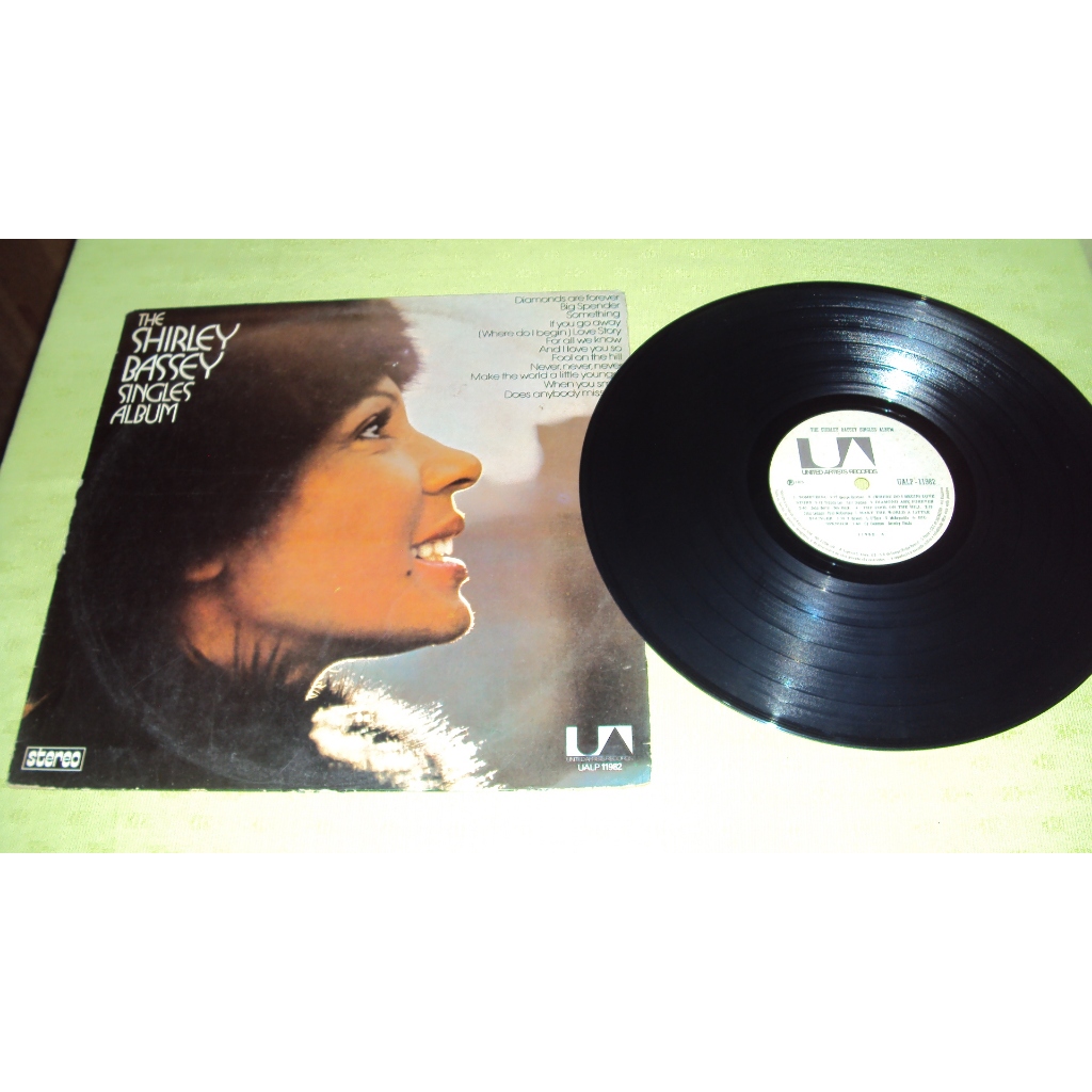 lp vinil.  The Shirley Bassey. singles album