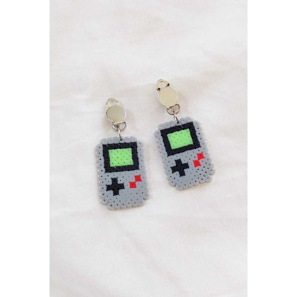 Brinco gameboy pixel art nintendo hama beads base de pressão ou antialergica