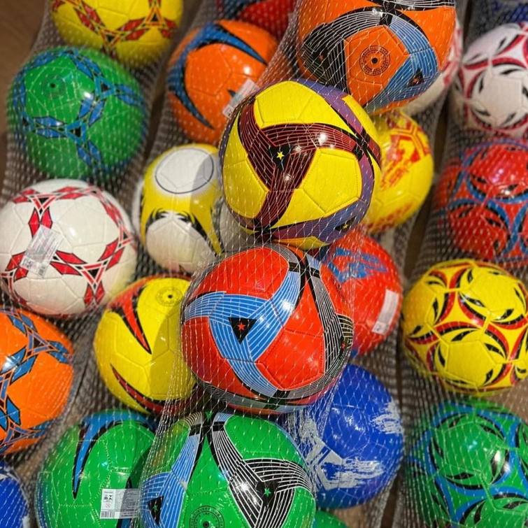 kit 20X Bola De Futebol Grande N°5 Profissional Cores Aleatórias em Oferta na Shopee