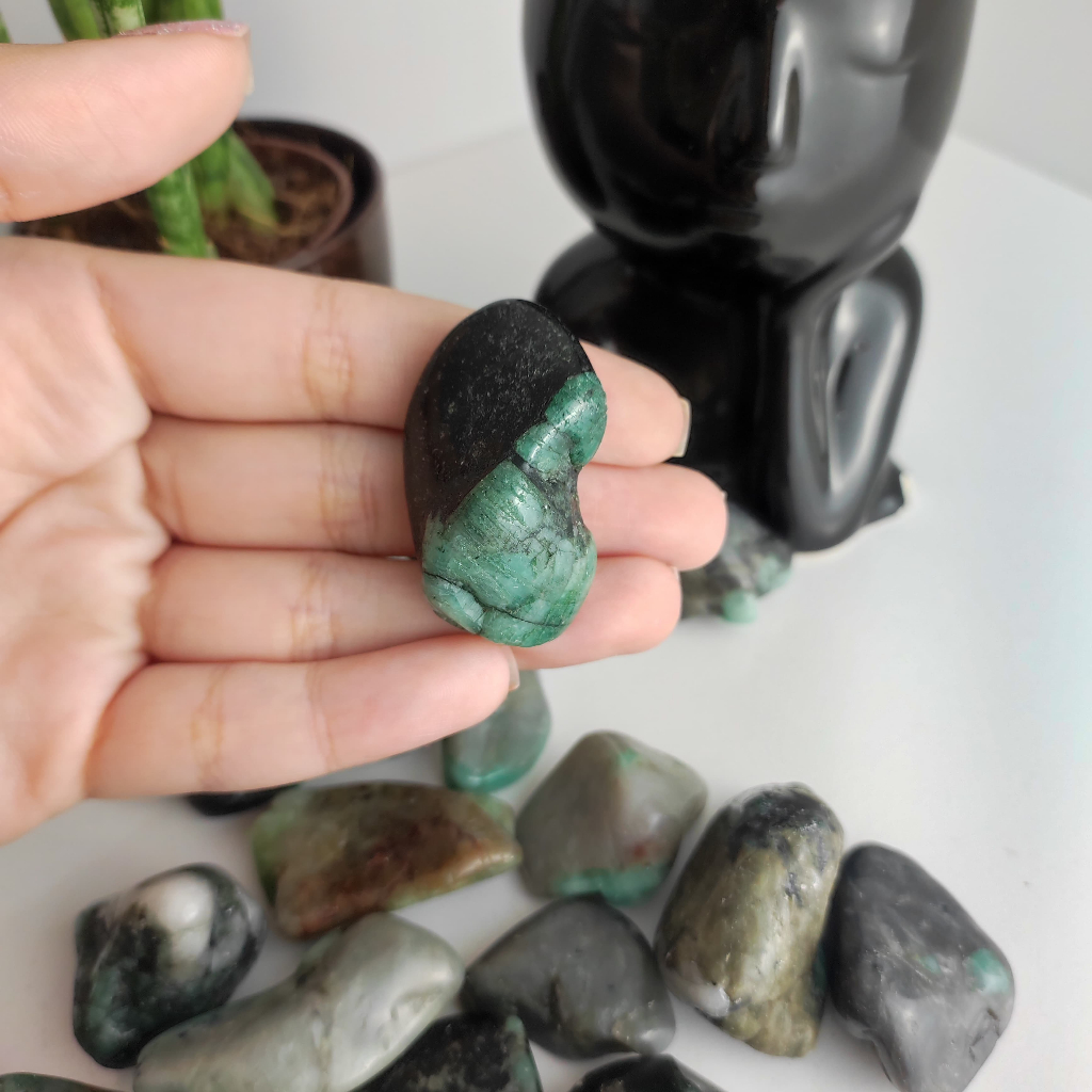 Pedra Rolada Esmeralda P / 2 A 3CM – Inspiração e Paciência- Cristal Natural