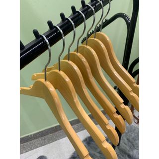 10 Cabide Simples Adulto de Madeira Expositor para Roupas e Loja Vestido em Oferta na Shopee
