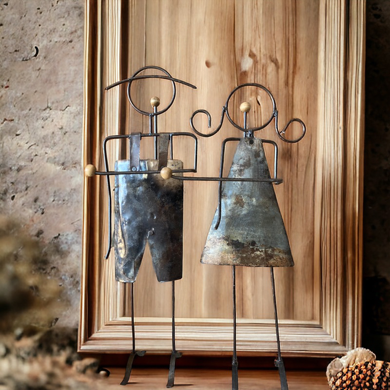 Casal de Lata porta Papel Higiênico