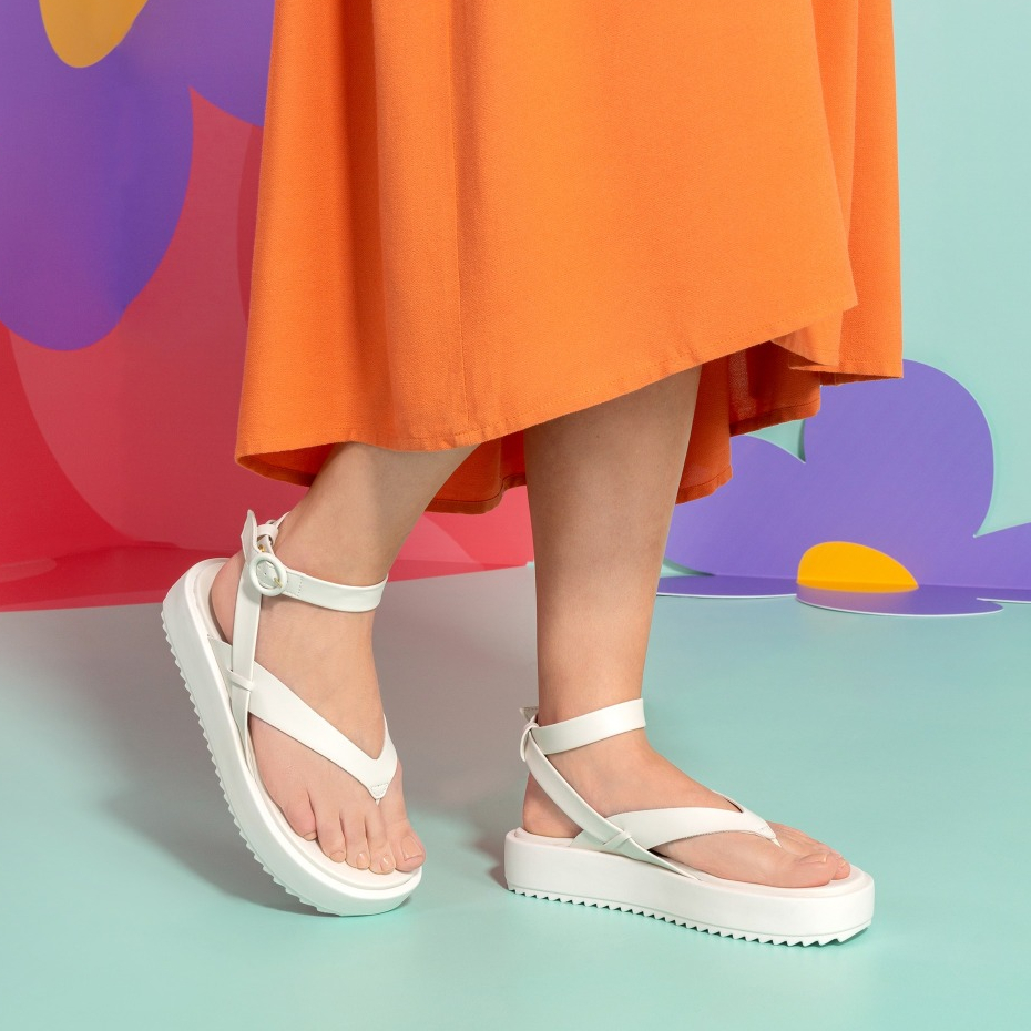Sandália Moleca 5489.105 Chinelo Lançamento Primavera Moda Branco Off Preto Confortável Original