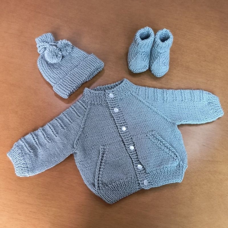 Kit Bebe Menino Casaquinho + Gorrinho + Sapatinhos Cinza em Trico Lã Quente Outono Inverno