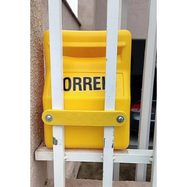 Caixa de correio amarela Para Grades e Portoes Abertos e fechados e Porta Cadeado Para Trancar. em Oferta na Shopee