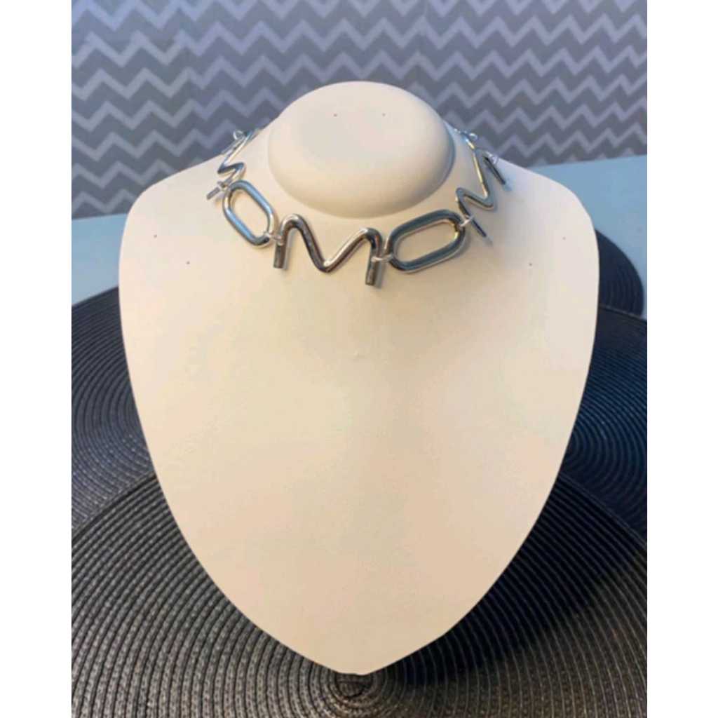 Expositor Busto Corrente Colar e Brincos LINDO.