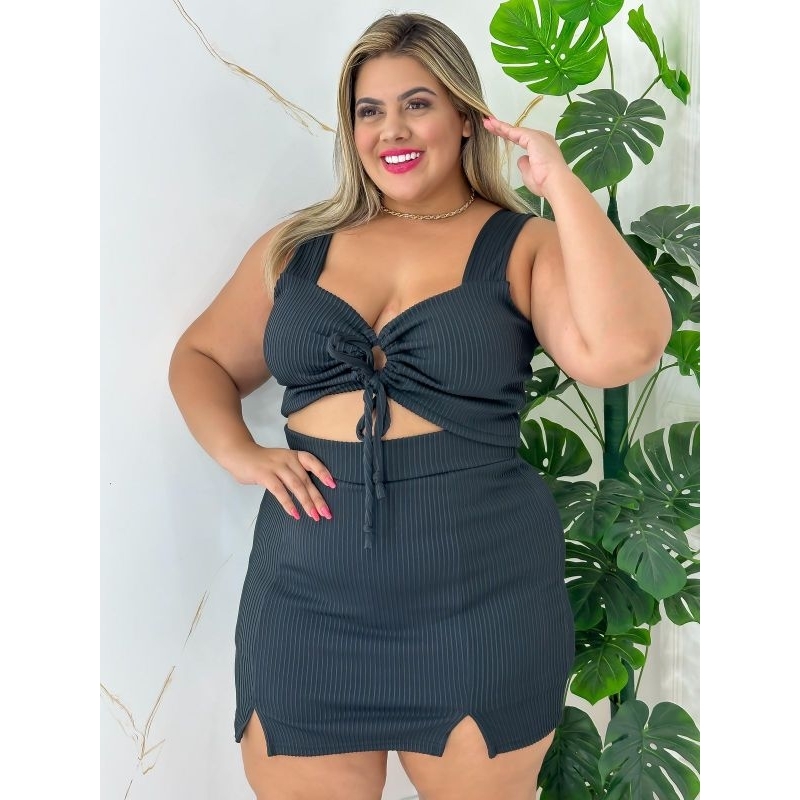 conjunto plus size canelado 3D cropped e shorts saia frente e costa
