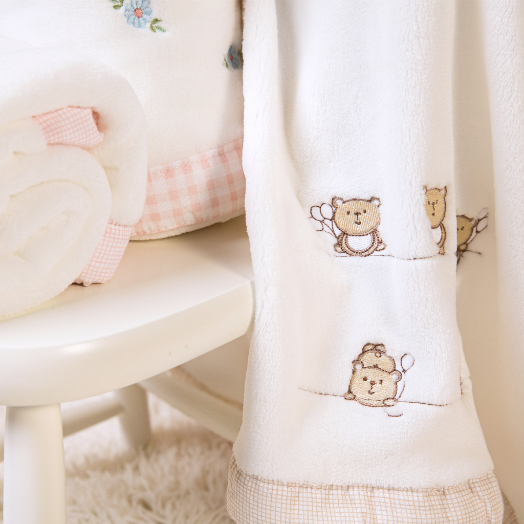 Cobertor Microfibra Bordado Bebê com faixa em suedine Bordados Papi