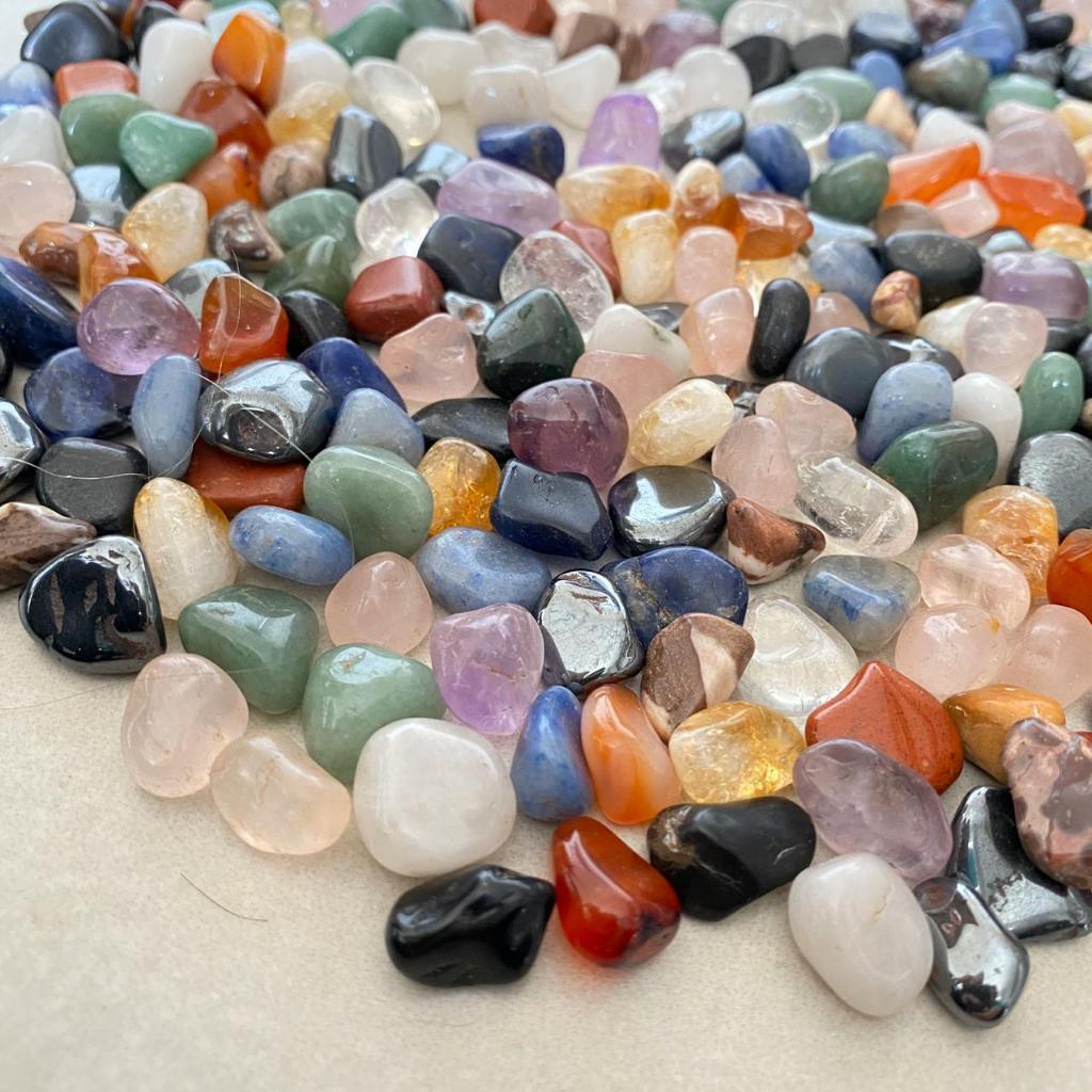 Pedras Roladas Brasileiras Semipreciosas - 1kg De 2cm A 3cm em Oferta na Shopee