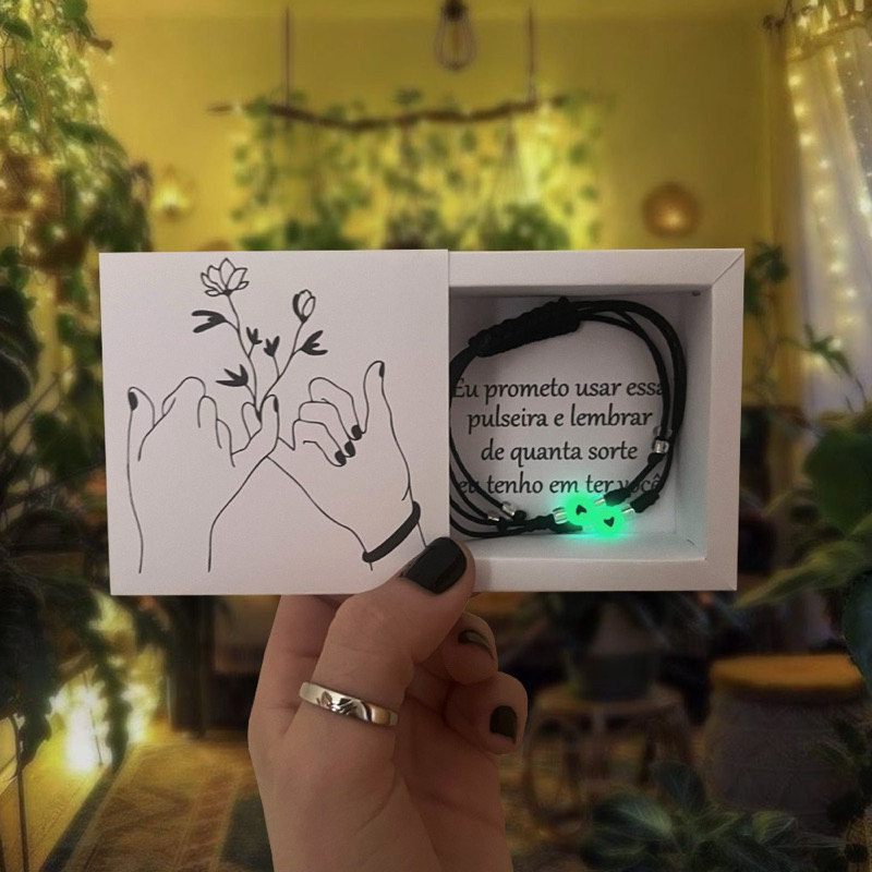 Kit De Pulseiras Amizade Amigas BFF irmãs Presente Amor Coração Brilha No Escuro Metadinha Distância Jung Caixinha em Oferta na Shopee