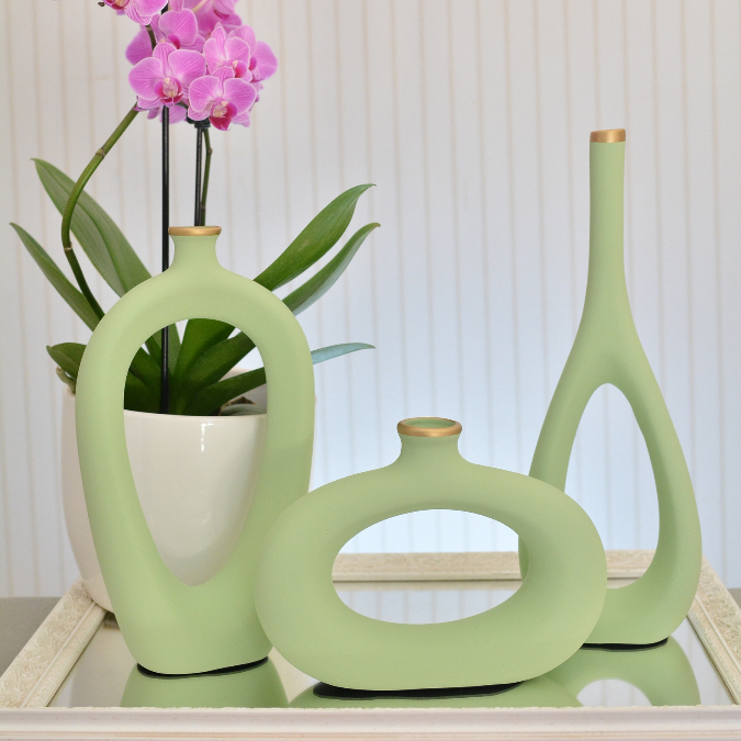 Kit conjunto de Trio Vasos Ceramica Enfeite Decorativo Centro De Mesa Sala enfeite rack centro de mesa banheiro Garrafas Estilizadas Em Cerâmica Decoração para sala de estar jarro combina com suas plantas e flores contem 3 unidades vasos decorados prata