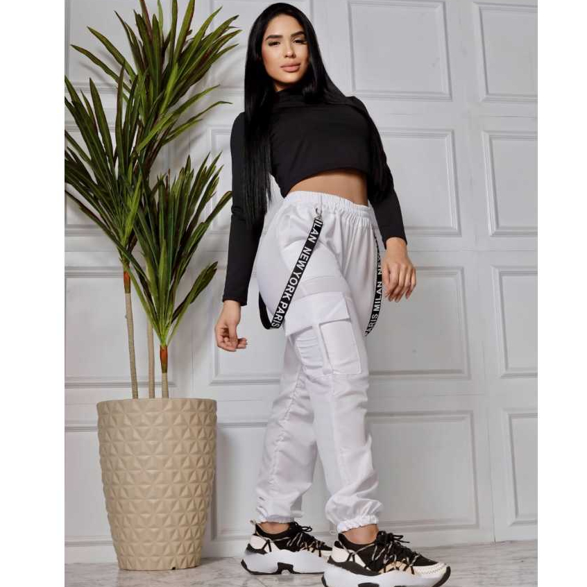 Calça Jogger Cargo Feminina Tactel com suspensório e bolsos Laterais