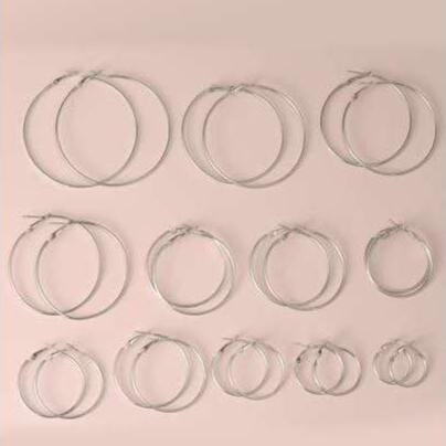 KIT 3 BRINCOS DE ARGOLA LISO - PRATA E DOURADO Tamanhos Aleatórios.