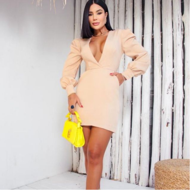 Vestido Social Manga Longa Bufante com Punho Gola V Decotado vestido para Casamento