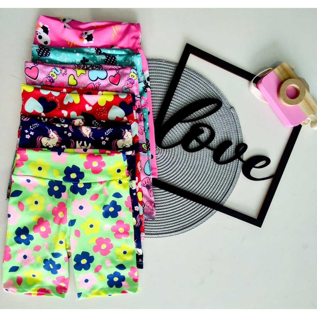 KIT  com 3 Bermuda ciclista Infantil CORES E ESTAMPAS SORTIDAS em Oferta na Shopee