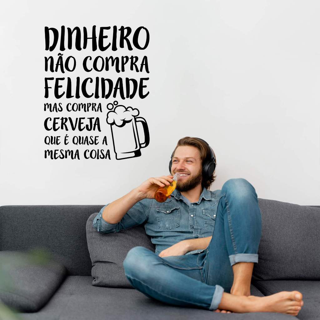 Adesivo de Parede Frase Bar Dinheiro Não Compra Felicidade Compra Cerveja Restaurante