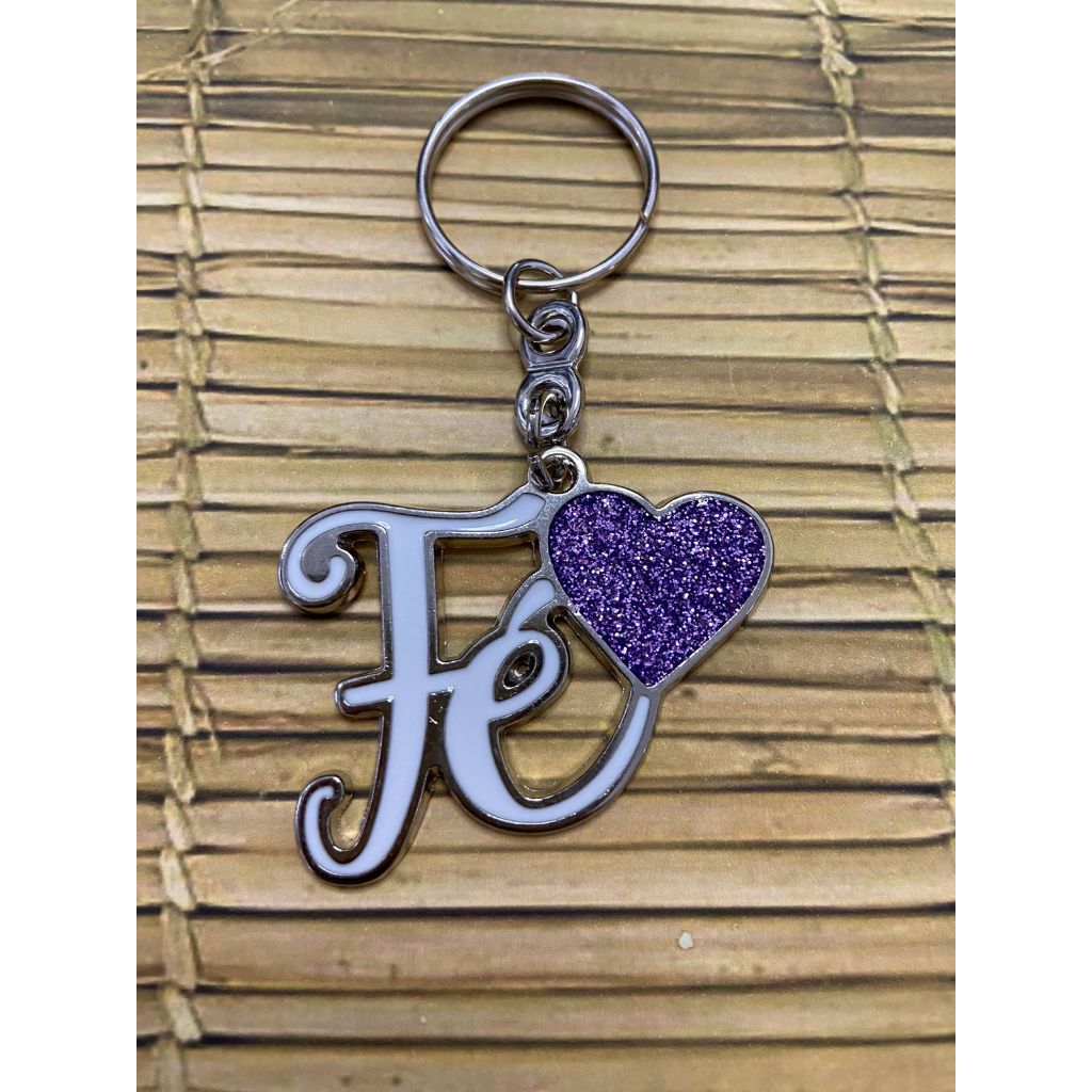 Chaveiro Fé em Metal Com Coração Lilás em Oferta na Shopee