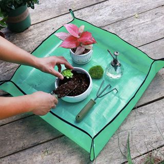 Tapete Esteira de Jardinagem para Transplante de Plantas Impermeável e Dobrável 50x50cm em Oferta na Shopee
