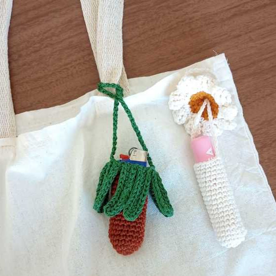Porta Batom Organizador Feminino Chaveiro Coqueiro Flor Amigurumi Bolsa Crochê Feito À Mão