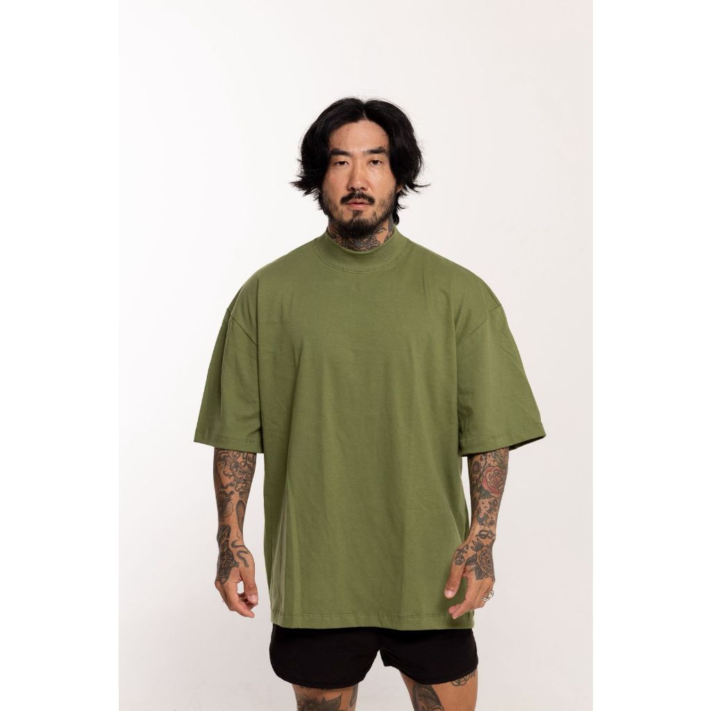 Camiseta Oversized Gola Alta Verde Musgo Premium