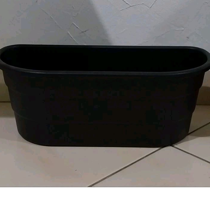 Vaso Jardineira de Parede, plástico, duplo arandela meia lua 6Lts, cores Preto e Terra Cota.