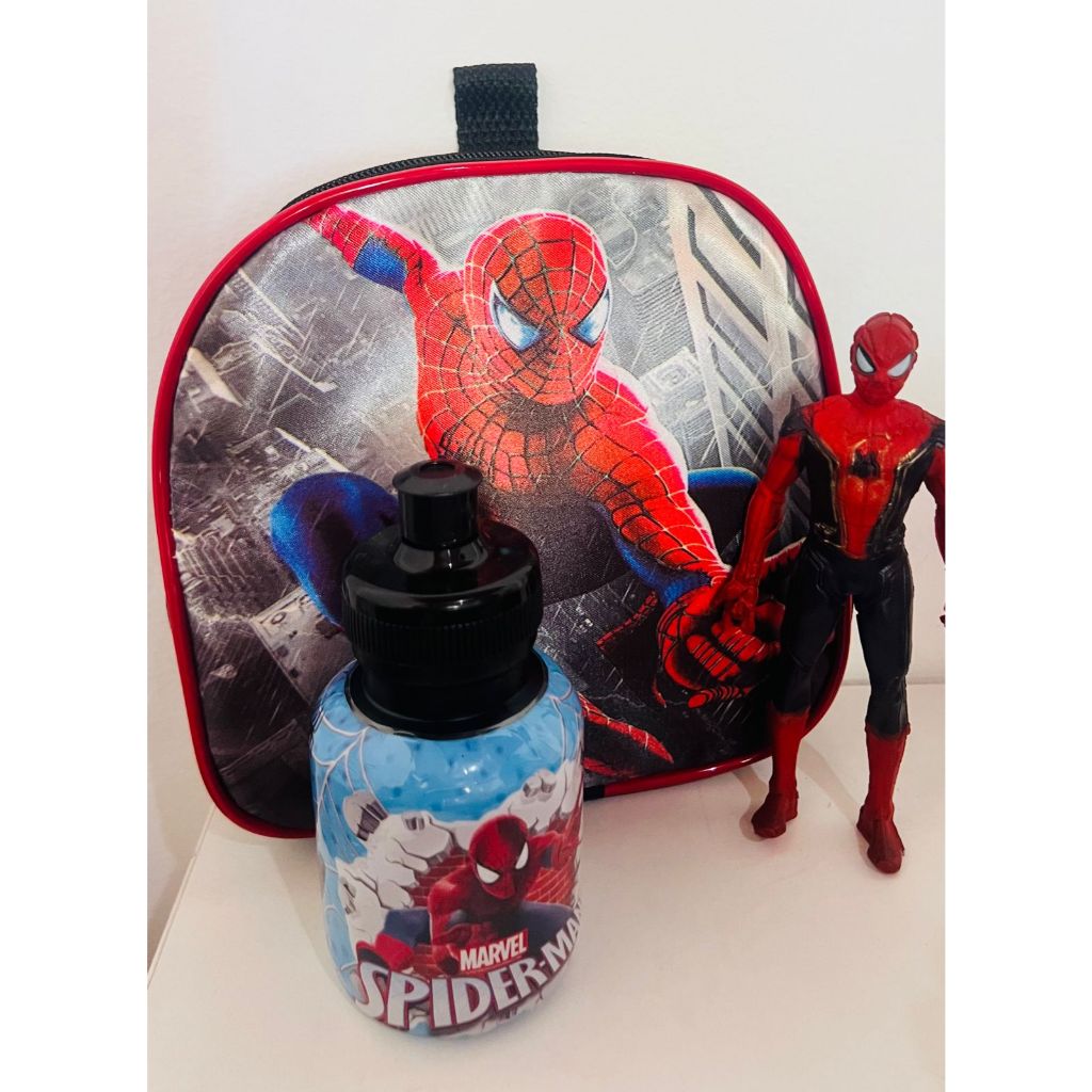 Kit Mochila de costas + Squizz 300 ml Advengers + Boneco Aranha