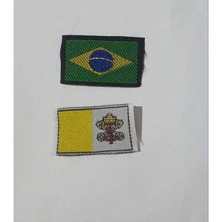 Mini Kit 5 pares de bandeira (05 Bandeirinha do Brasil e 05 do Vaticano em Gorgurão) manto de Amigurumi tamanho 3x1,7cm