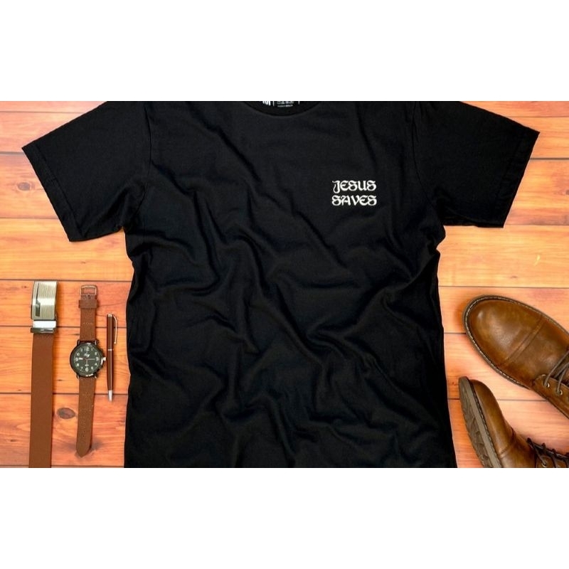 Camiseta JESUS Saves Camisa Algodão Unissex Frases Cristã Moda Evangélica Gospel Igreja Católica DEUS Fé Congresso Festividade Blusa Estampada Básica Casual Tumblr Promoção Bíblia Masculina Feminina