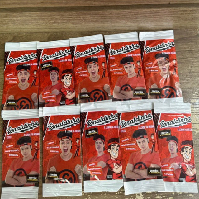 kit 50 figurinhas enaldinho a lenda da internet 1 envelope contém 5 figurinhas crianças infantil em Oferta na Shopee