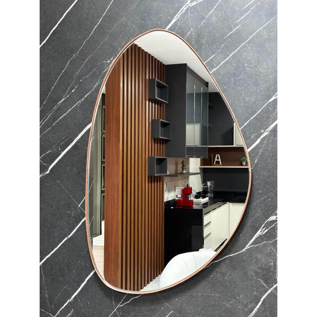 Espelho Orgânico Com Alça de Couro Sintético com 45x70 Decoração Banheiro Sala