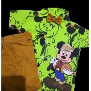 Conjunto Menino Infantil Luxo Temático Mickey Safari Verde + Bermuda Caramelo