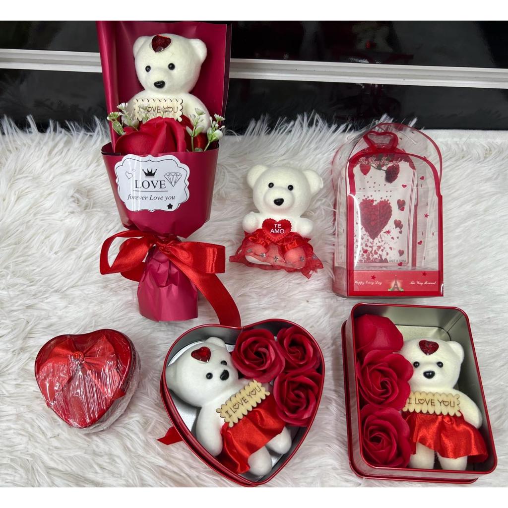 Caixa De Presente De Metal Coração Com Ursinho E Rosas..c em Oferta na Shopee