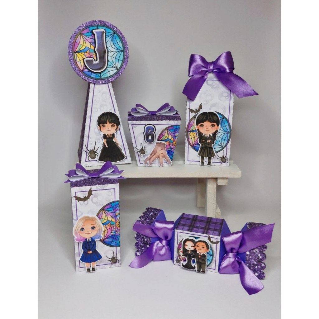 Kit Festa Infantil Wandinha com 30, 45 ou 50 Peças - Lembrancinhas - Caixinhas Personalizadas - Papelaria Personalizada