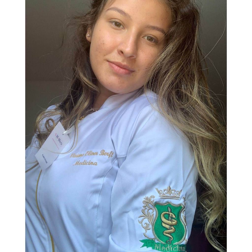 Jaleco Acinturado Gabardine Zíper Personalizado Com Punho Gola Padre Jaleco Acinturado Gabardine Zíper Personalizado Com Punho Gola Padre