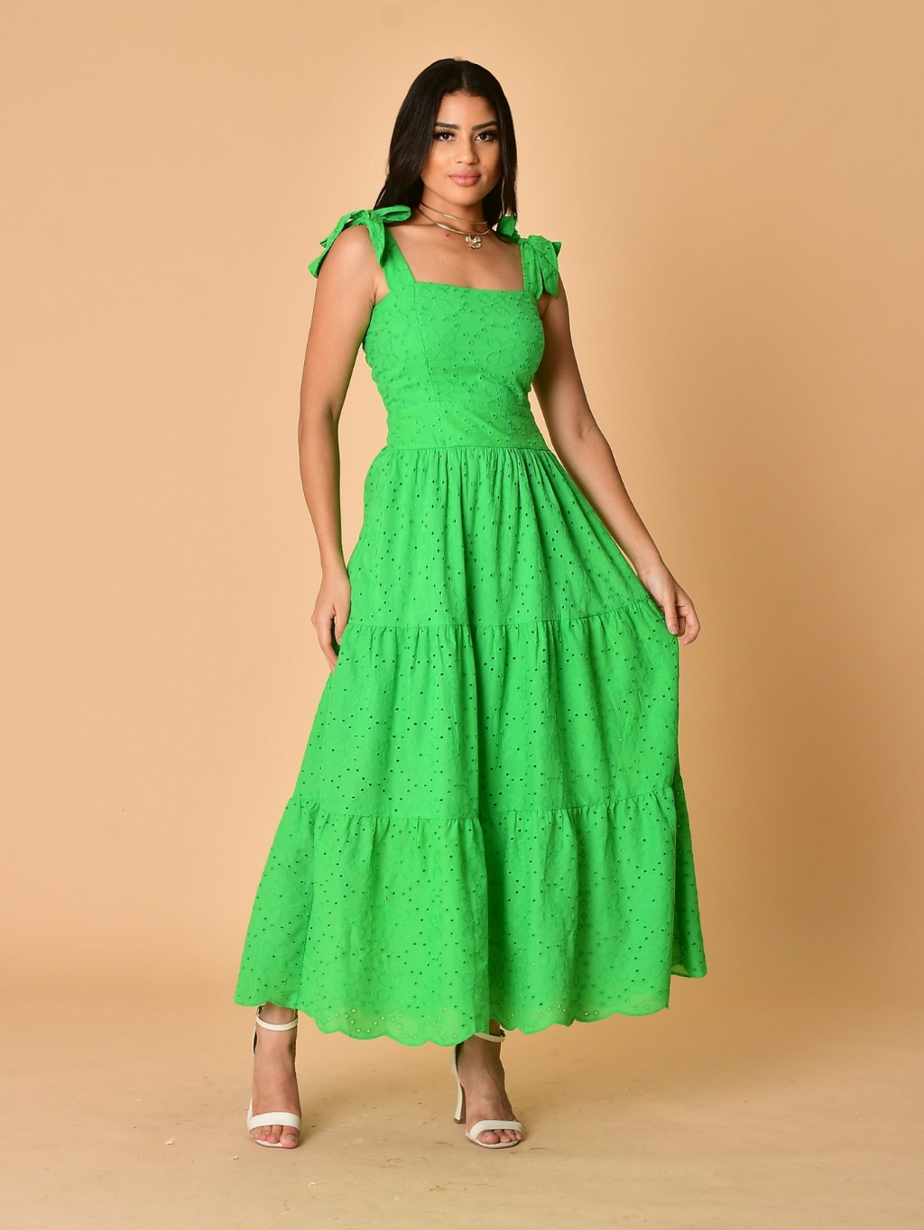 Vestido longo luxo lese bordado algodão de alça 1947