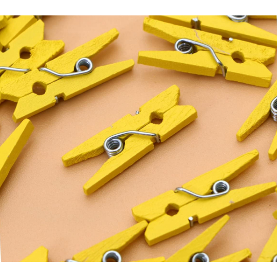 Mini Prendedor de Madeira Amarelo 2,5cm - 50 Unidades - Rizzo Distribuidora em Oferta na Shopee