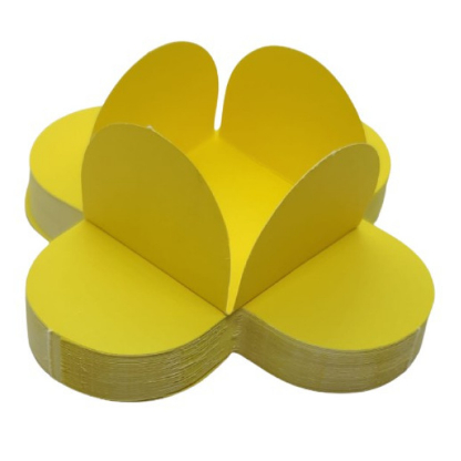 Forminhas para Doces 4 Pétalas Amarela 50 unidades NC Toys - Rizzo Distribuidora