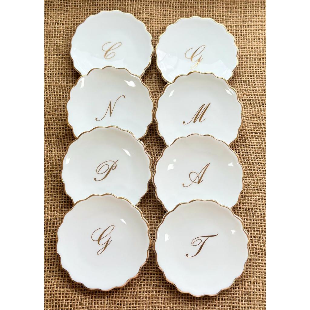 1 Joia do dia 9,5cm Porcelana Pratinho Pires Bandejinha Personalizada a Ouro 12k com sua Inicial em Oferta na Shopee