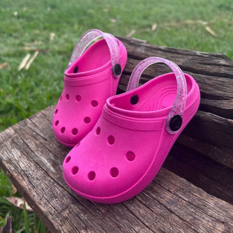 Babuche Sandália Infantil Liso Menina e Menino Antiderrapante Resistente em Oferta na Shopee