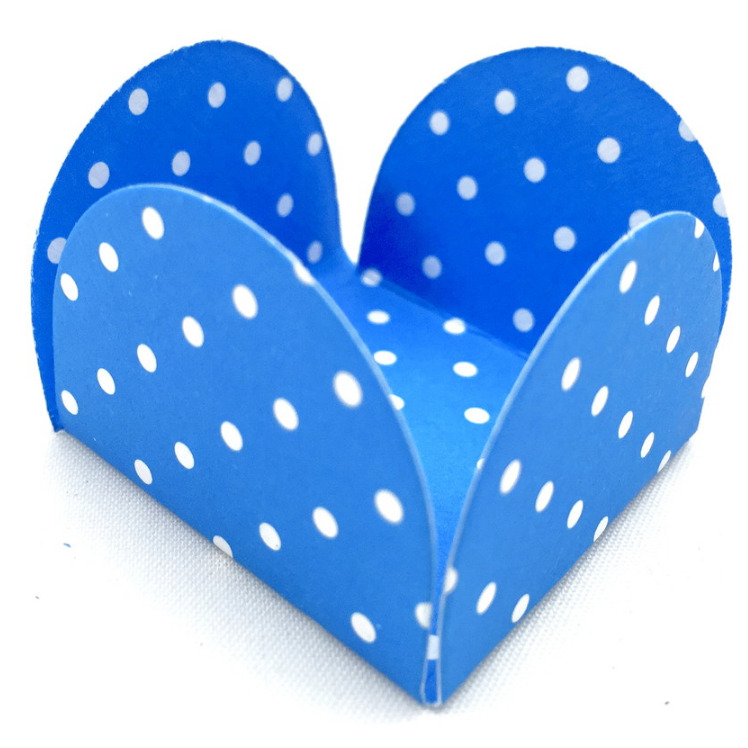 Forminhas para Doces 4 Pétalas Poá Azul e Branco 50 unidades NC Toys - Rizzo Distribuidora