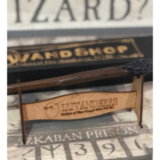 Suporte para Varinhas Harry Potter em MDF Ollivanders