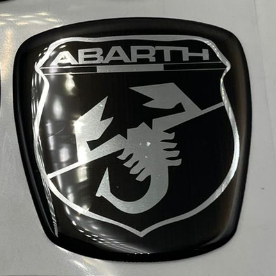 Unidade emblema abarth preto 6,0x6,4cm em Oferta na Shopee