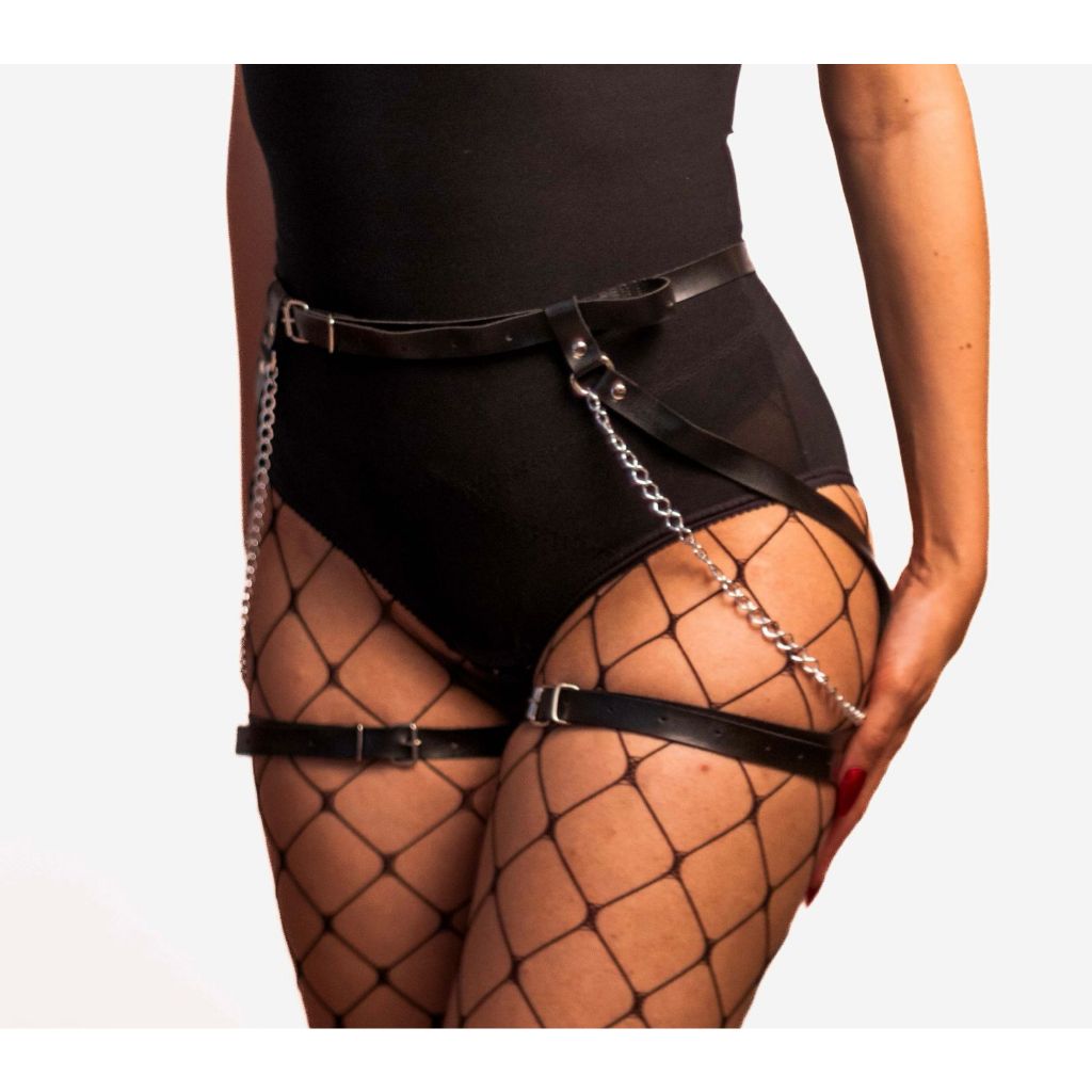 Harness Tentação em Couro Sintetico com Corrente em Oferta na Shopee