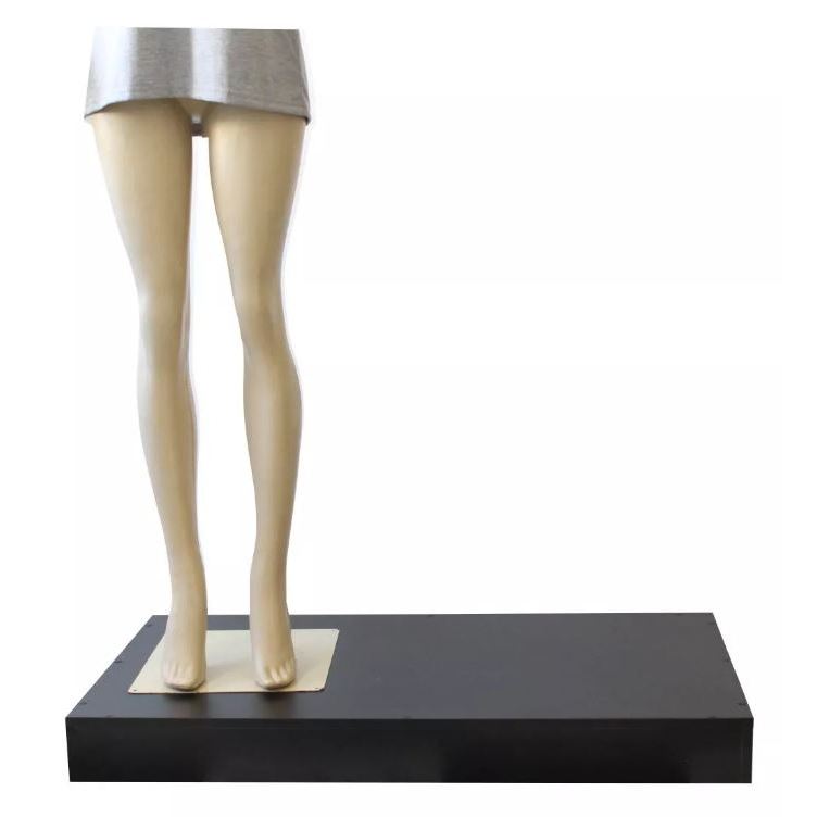 Tablado Preto Para Manequins de Loja Moderno