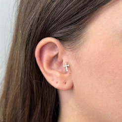 Piercing Tragus Prata 925 Cruz Cravejada