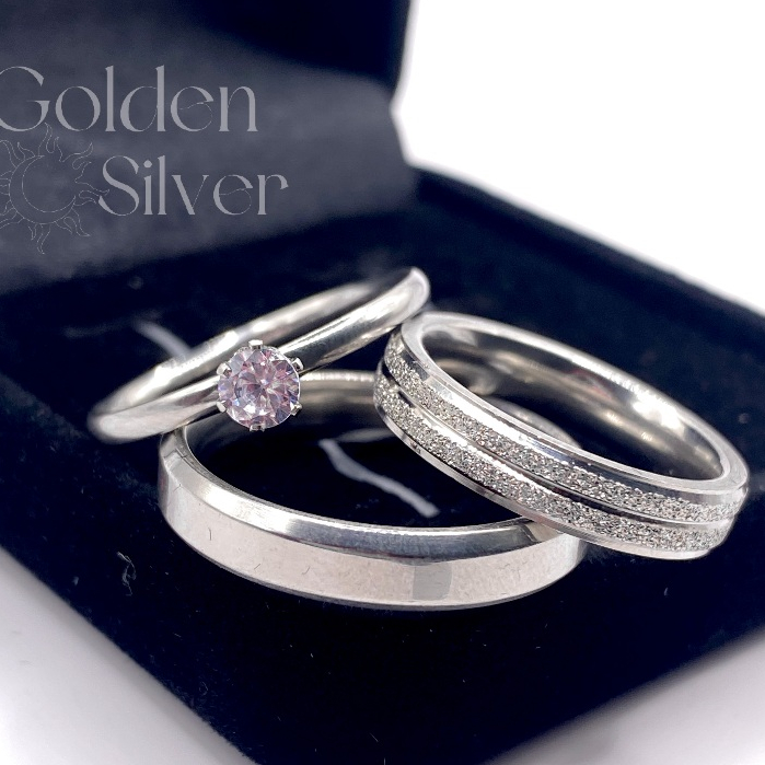 Par de Aliança de Namoro Casamento Prata Diamantada Canal Brilhante e Chanfrada 4mm + Anel Solitário + Caixinha preta em Oferta na Shopee