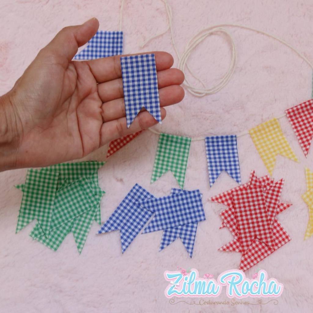 Bandeirinha Festa Junina Recortada em Tecido Poliester com 3cm x 6cm em Oferta na Shopee